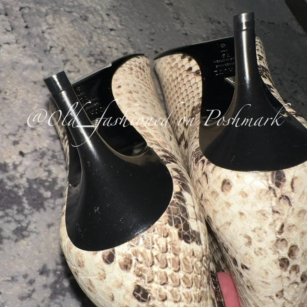 SCHUTZ Frances Pointed Toe Booties - Beige Snake